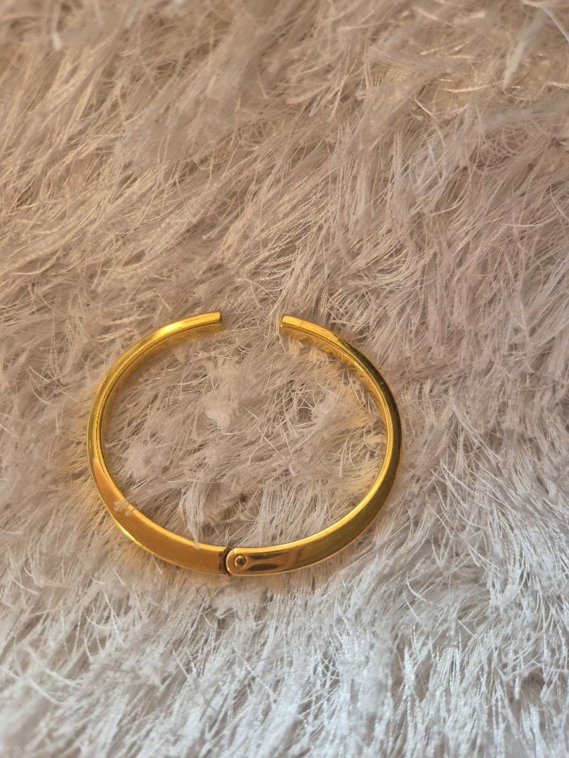 Vita Fede bracelet (Category: Bracelets) located in Lapu Lapu. Submitted by ej882019 (Listing ID 1459498556, Image 2). Description: ukay source thrifted looks new made in Italy.