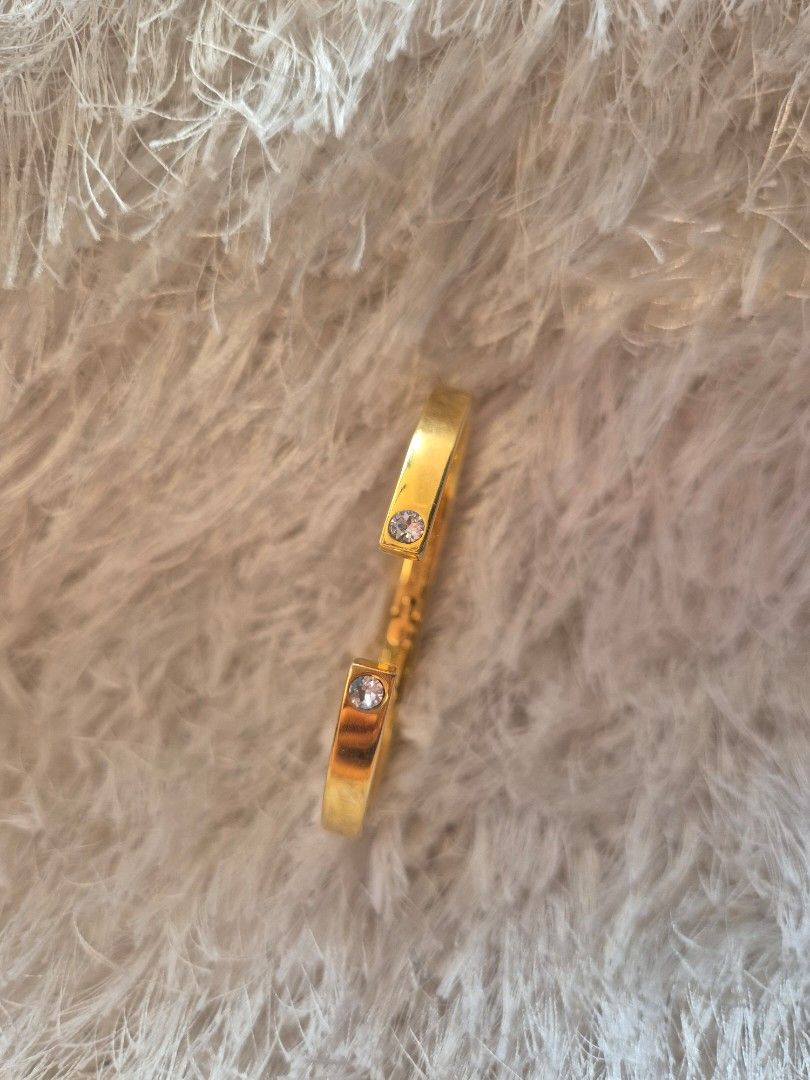 Vita Fede bracelet (Category: Bracelets) located in Lapu Lapu. Submitted by ej882019 (Listing ID 1459498556, Image 1). Description: ukay source thrifted looks new made in Italy.