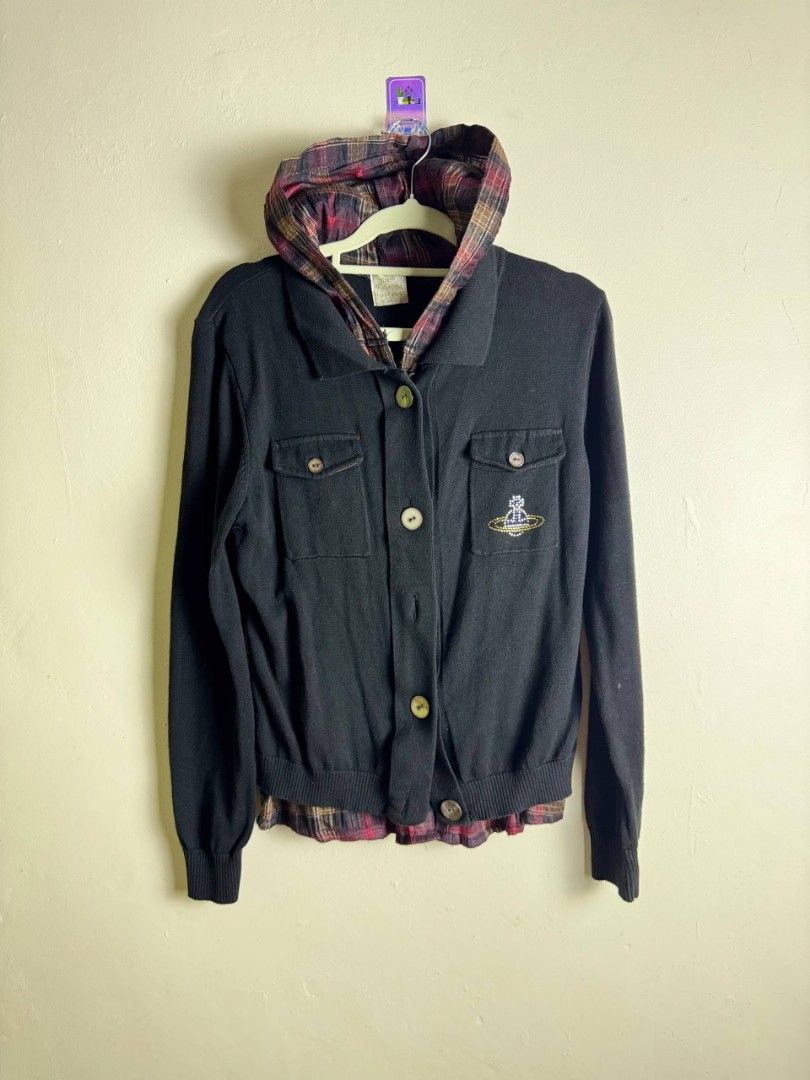 VIVIENNE WESTWOOD (Category: Coats, Jackets and Outerwear) located in Cavite. Submitted by goinguppp (Listing ID 1459514471, Image 1). Description: .