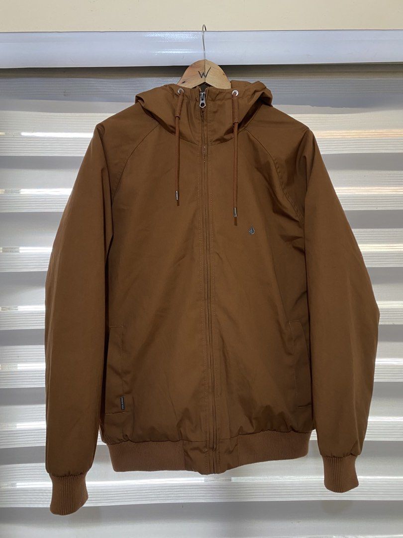 Volcom Hernan 5K Jacket Mocha (Category: Coats, Jackets and Outerwear) located in Calapan. Submitted by metriowendell22 (Listing ID 1459539258, Image 3). Description: Volcom Hernan 5K Jacket in Mocha Medium Width 23 Lenth 28 Excellent condition Water resistant (5000mm) Cozy sherpa lining Adjustable hood with drawcord Volcom metal zipper .