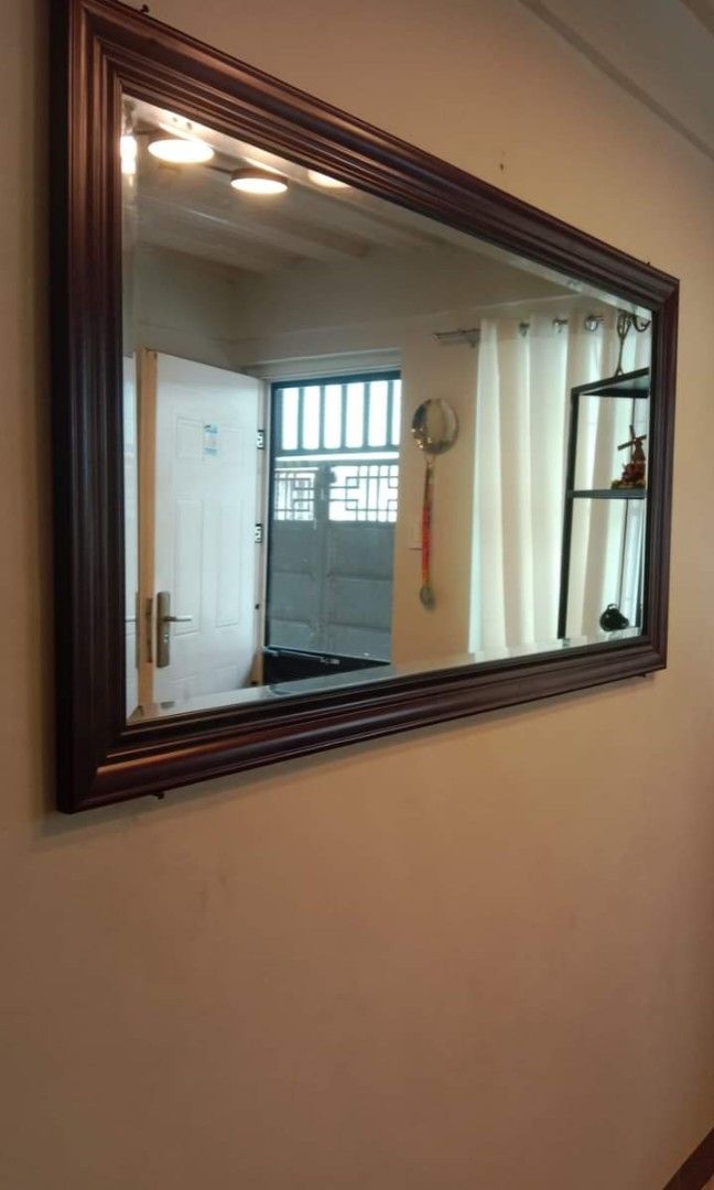 wall mirror (Category: Other Home Furniture) located in Mabalacat. Submitted by arlenemamangun01 (Listing ID 1459688544, Image 2). Description: imported Malaysian mirror.