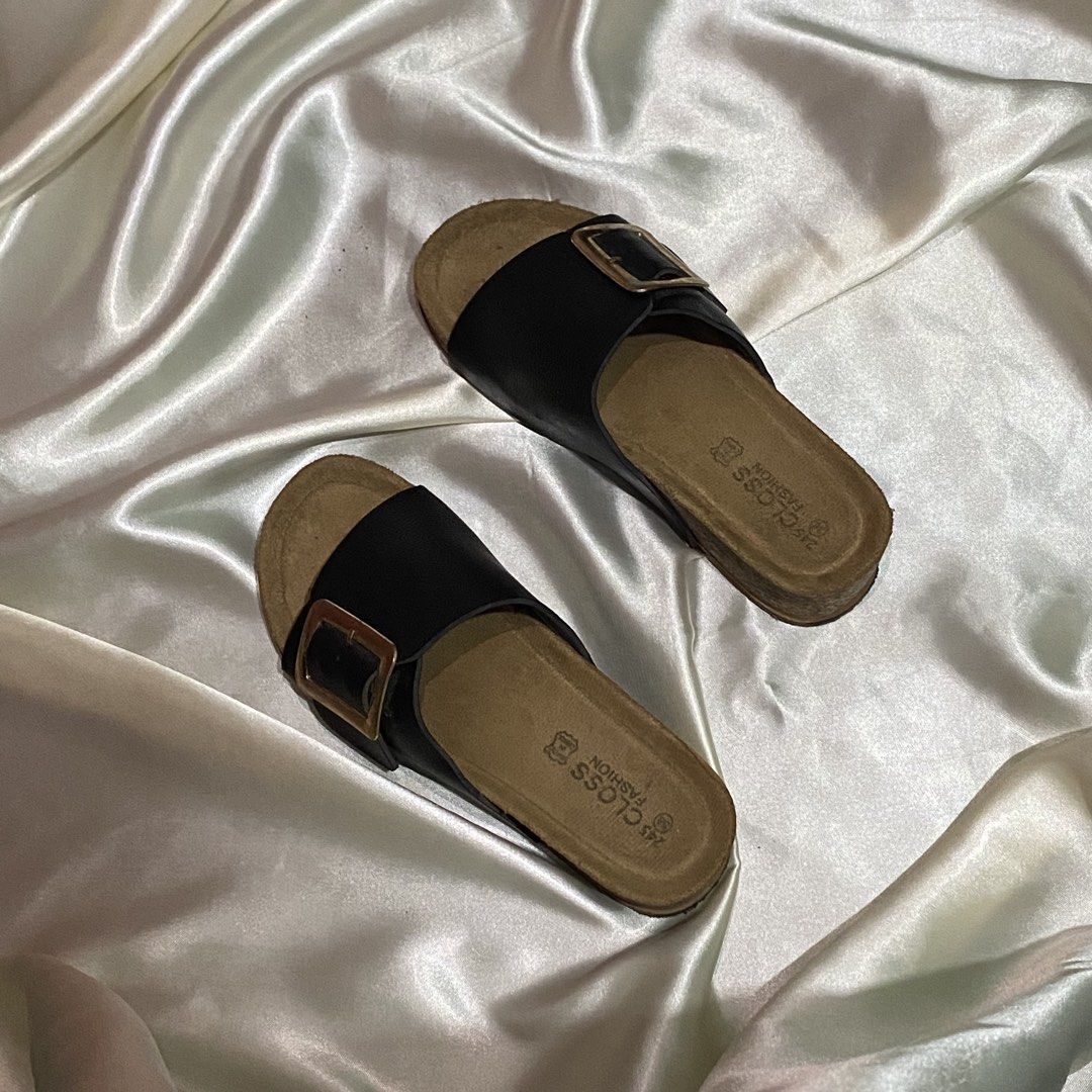 Wedge Sandal (Category: Flats & Sandals) located in General Santos City (Dadiangas). Submitted by lily.gomez07 (Listing ID 1459689186, Image 1). Description: Pre loved Wedge Sandal • 36-37 • No scratches • Good as new.