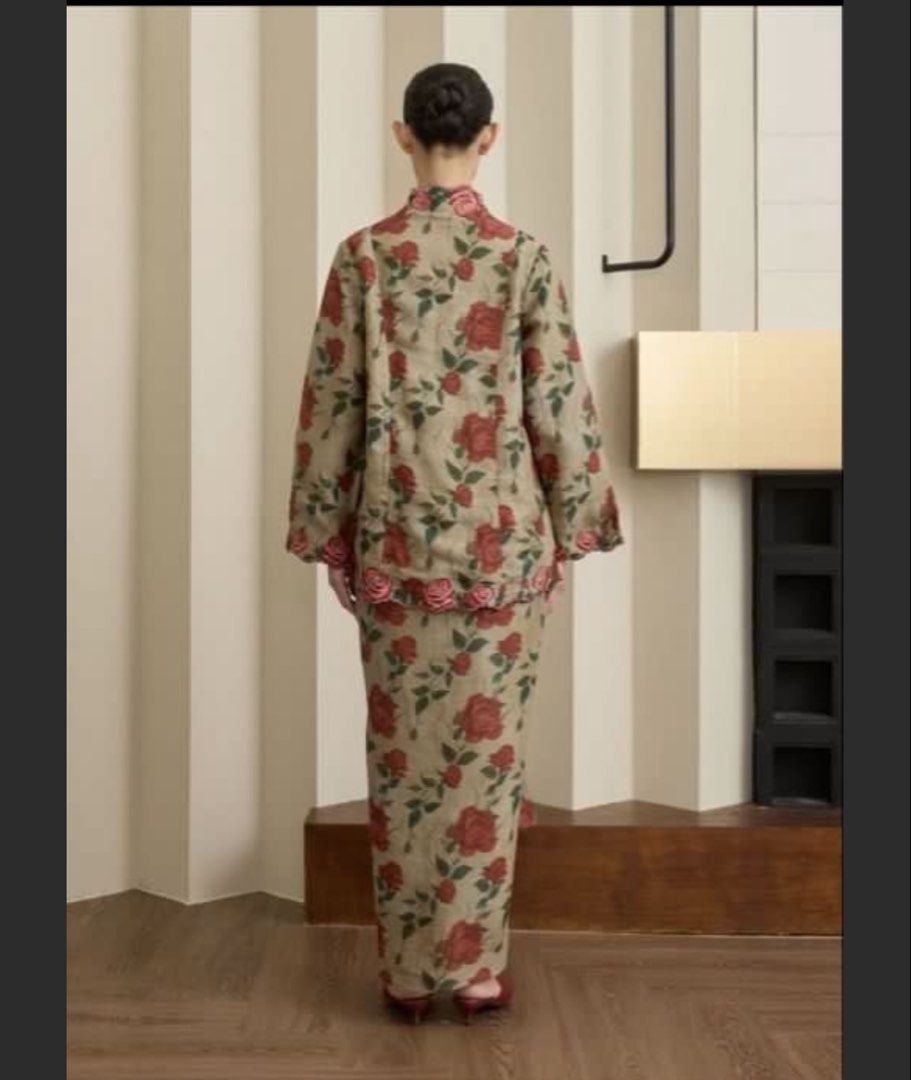 Whimsigirl Ruby (Category: Baju Kurung & sets) located in Kuala Lumpur. Submitted by sarah7891 (Listing ID 1459574427, Image 2). Description: - Brand: Whimsigirl - Model: Ruby - Size: M (EU 38 / UK 10 / US 6) - Design: Baju Kurung set with a beautiful rose floral print - Can still nego until letgo.