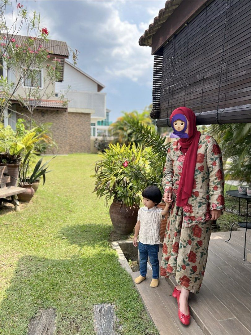 Whimsigirl Ruby (Category: Baju Kurung & sets) located in Kuala Lumpur. Submitted by sarah7891 (Listing ID 1459574427, Image 3). Description: - Brand: Whimsigirl - Model: Ruby - Size: M (EU 38 / UK 10 / US 6) - Design: Baju Kurung set with a beautiful rose floral print - Can still nego until letgo.