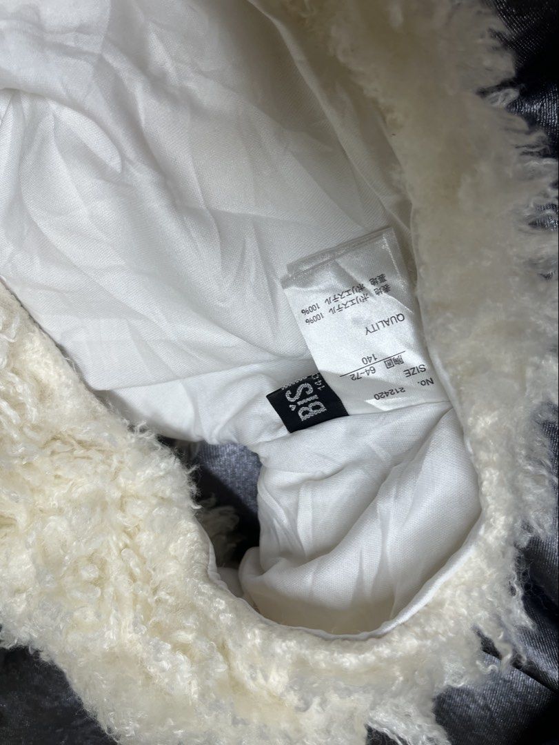White Faux Fur Top (Category: Others Tops) located in Cavite. Submitted by bellewii (Listing ID 1459507955, Image 3). Description: mode of payment: gcash or maribank loc: cavite.