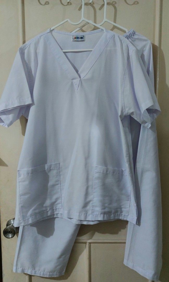 White Scrubs set XL (Category: Sets & Coordinates) located in Las Pinas. Submitted by ejmc2 (Listing ID 1459533278, Image 1). Description: SCRUBS Set 🎨: white 👖 length: 39.6 inches 👕 length: 29 armpit to armpit: 23 inches.