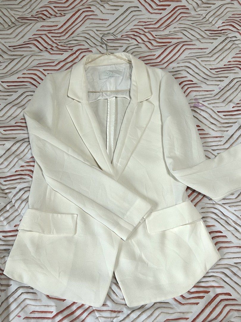 White Single Button Blazer (Category: Coats, Jackets and Outerwear) located in Pasig City. Submitted by ThePrelovedShop (Listing ID 1459561695, Image 2). Description: Declutter WHITE BLAZER CAINTA RIZAL.