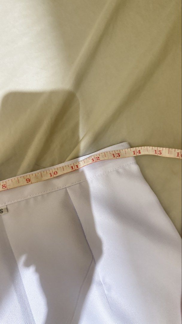 White Uniform Skirt (Category: Skirts) located in Manila. Submitted by cesthings.ph (Listing ID 1459523294, Image 3). Description: -white uniform skirt -size: small (25-26) -rfs: do not fit me -makapal.