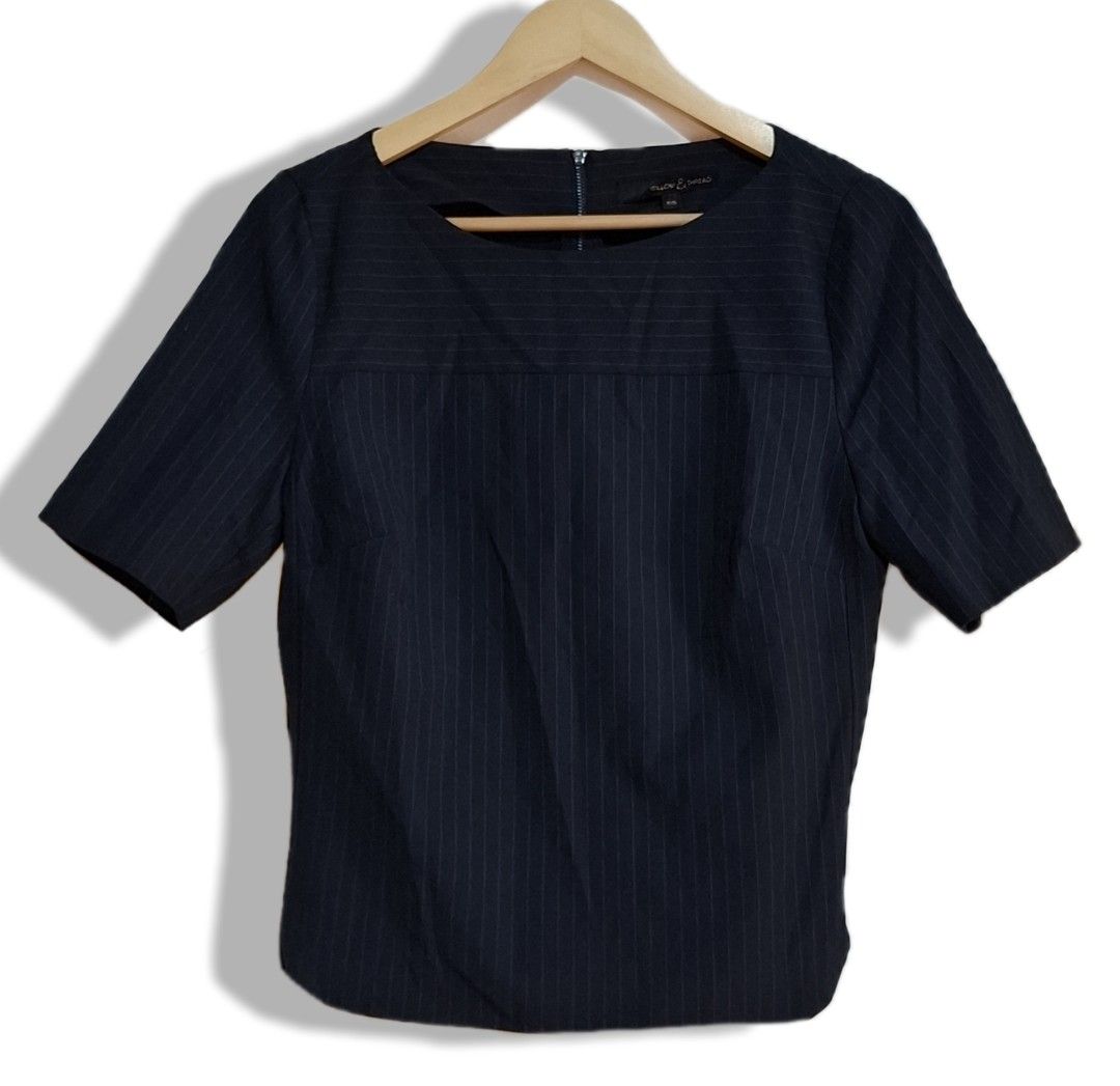 Willow & Thread Navy Pinstripe Short Sleeve Top (Category: Blouses) located in Manila. Submitted by key_pii (Listing ID 1459545399, Image 1). Description: 200 Origin: Canada Best Fit for Medium Size Color Rate: 10/10 Condition: 10/10 No issue MoP: Gcash MoD: JNT (price+sf) Preloved, no cancellation. .