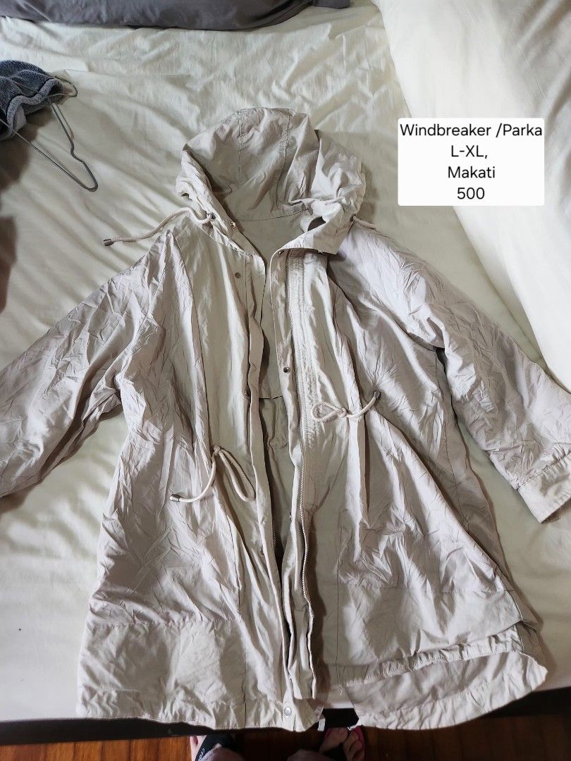 Windbreaker / Parka (Category: Coats, Jackets and Outerwear) located in Makati City. Submitted by jstreasuredfinds (Listing ID 1459687810, Image 1). Description: .