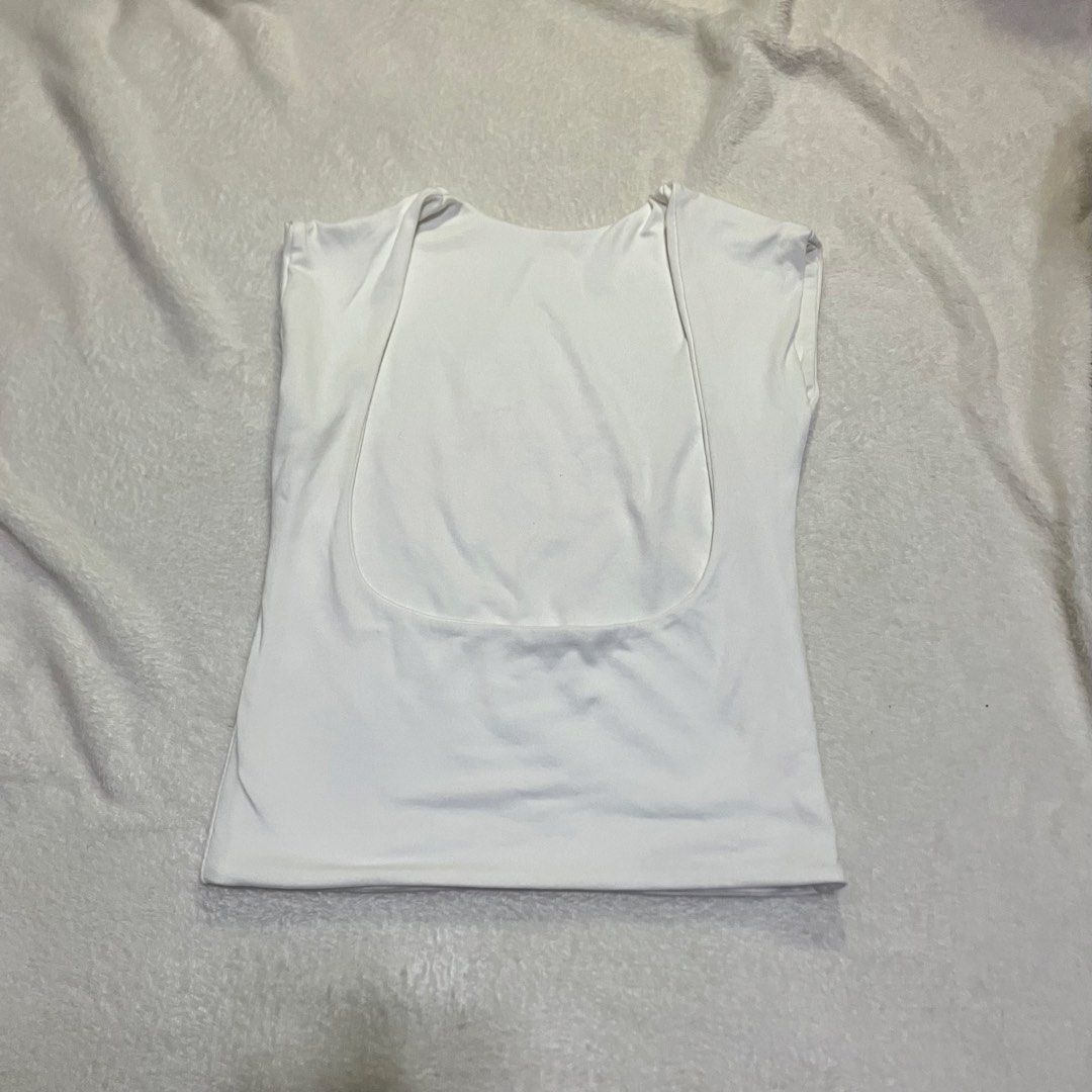 Women’s Tops (double lining) (Category: Others Tops) located in Malolos. Submitted by jadeybean_17 (Listing ID 1459567715, Image 3). Description: double lining tops, minimal design tops message me for flaws 100 each! some used some new.