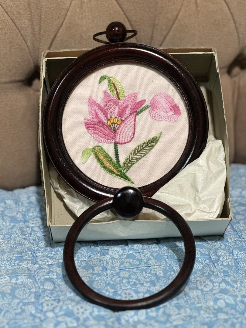 Wooden Towel Holder With Circular Frame (Category: Towels, Napkins & Holders) located in Davao. Submitted by favoritepreloved (Listing ID 1459670469, Image 1). Description: 💜 Fix price.