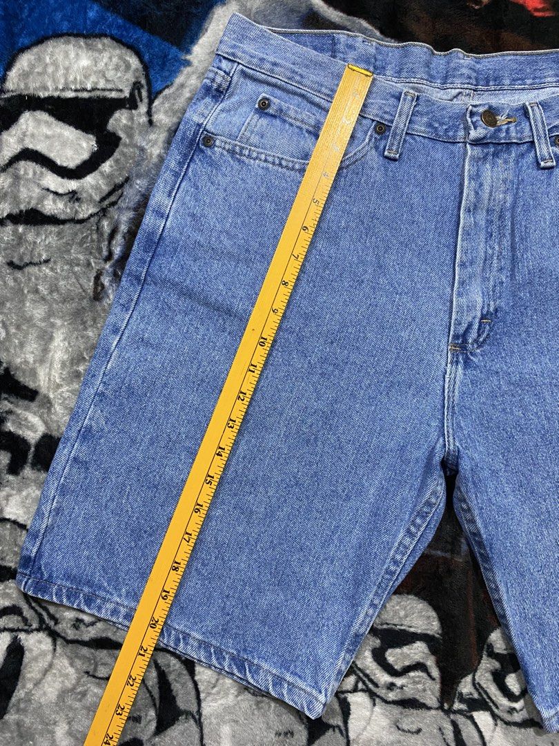 Wrangler, Denim shorts (Category: Shorts) located in Cavite. Submitted by jc_thrift95 (Listing ID 1459592654, Image 3). Description: - Wrangler, Denim shorts - 5 pockets,(Three front,two back). - Made in Mexico - Color rate 10/10 ( Good as new ) - See details picture for dimes..