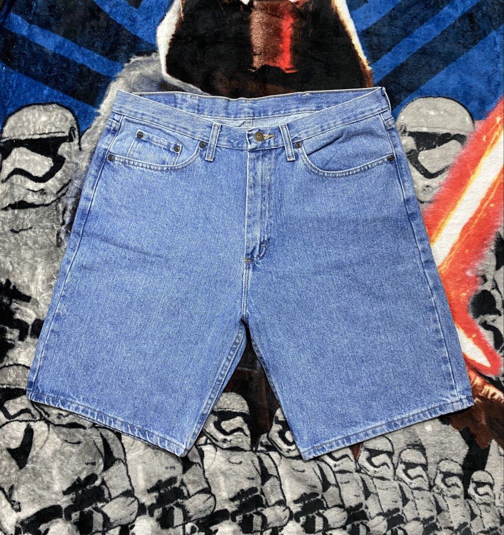 Wrangler, Denim shorts (Category: Shorts) located in Cavite. Submitted by jc_thrift95 (Listing ID 1459592654, Image 1). Description: - Wrangler, Denim shorts - 5 pockets,(Three front,two back). - Made in Mexico - Color rate 10/10 ( Good as new ) - See details picture for dimes..