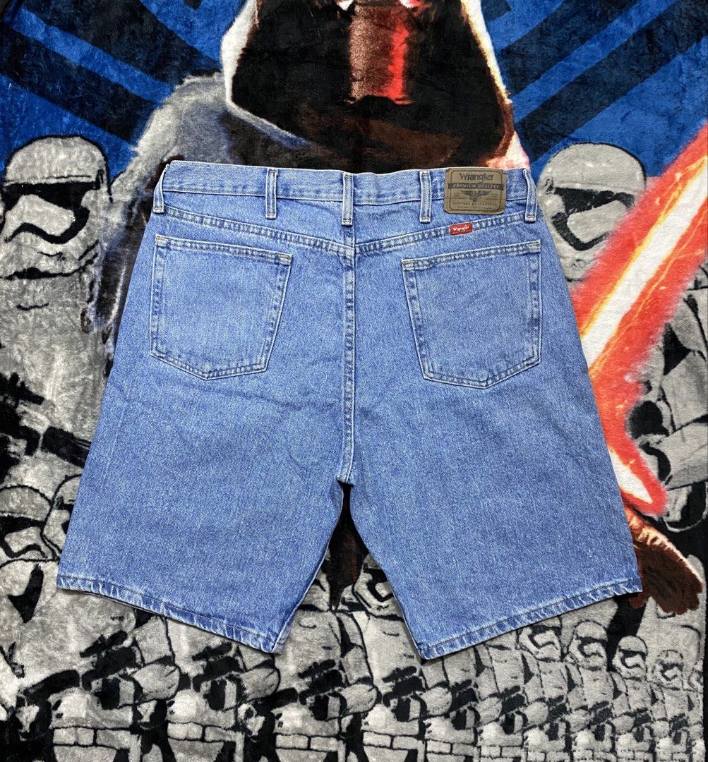 Wrangler, Denim shorts (Category: Shorts) located in Cavite. Submitted by jc_thrift95 (Listing ID 1459592654, Image 2). Description: - Wrangler, Denim shorts - 5 pockets,(Three front,two back). - Made in Mexico - Color rate 10/10 ( Good as new ) - See details picture for dimes..
