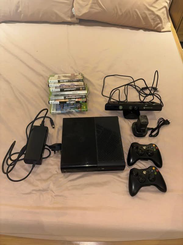 Xbox 360 E Console 2015 & Games (Category: Xbox) located in Cebu City. Submitted by porschenein11 (Listing ID 1459624365, Image 2). Description: ⭐️no issues ⭐️no disk tray issues ⭐️with kinect camera ⭐️2 rechargeable wireless controllers Games Included: 👾 Call of Duty Advanced Warfare 👾 Kinect Sports 👾 GTA V 👾 Tekken 6 👾 Mortal Combat VS DC Universe 👾 Just Dance 2014 👾 Minecraft .