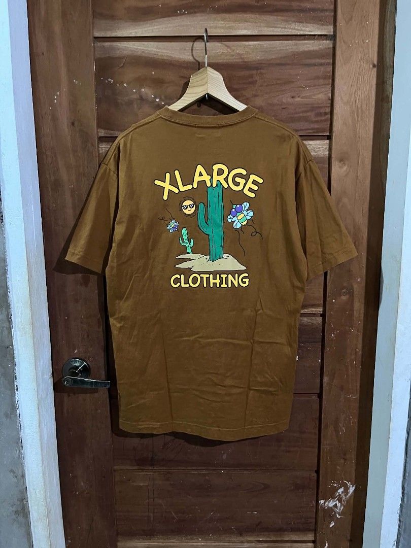 XLARGE POCKET TEE (Category: Activewear) located in Tagum. Submitted by danelle_closet1106 (Listing ID 1459621709, Image 1). Description: GOOD AS NEW SIZE:MEDIUM WASH NA SUUTIN MO NALANG.