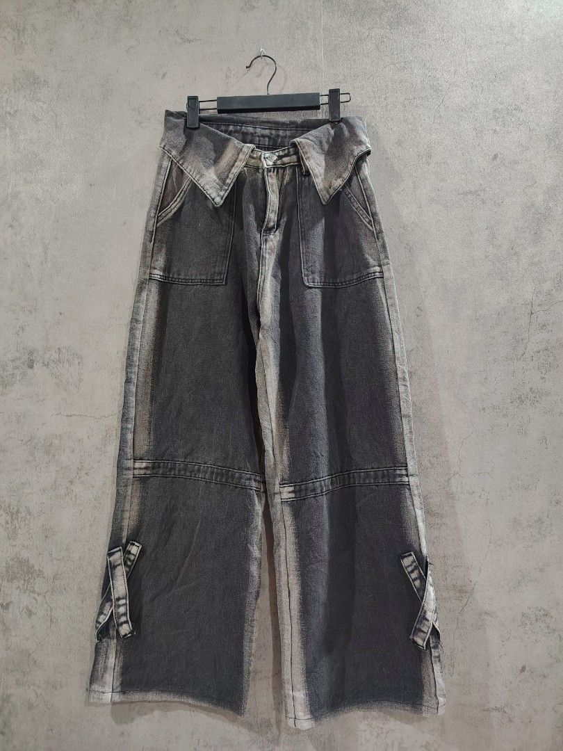 Y2k two tone baggy (Category: Jeans) located in Dasmarinas. Submitted by brixx_wear (Listing ID 1459621952, Image 2). Description: DETAILS : [NO ISSUE] GCASH PAYMENT DETAILS INDICATED ON THE PHOTO NO COD, PAY AS YOU ORDER BASIS OPEN FOR ALTER ADD 50PHP [ PREFERRED SIZE ] COURIER J&T AND LALAMOVE +SHIPPING / DELIVERY FEE !REMINDERS! Color may slightly different due to lighting & phone adjustments. — LOCATION DASMA CAVITE.