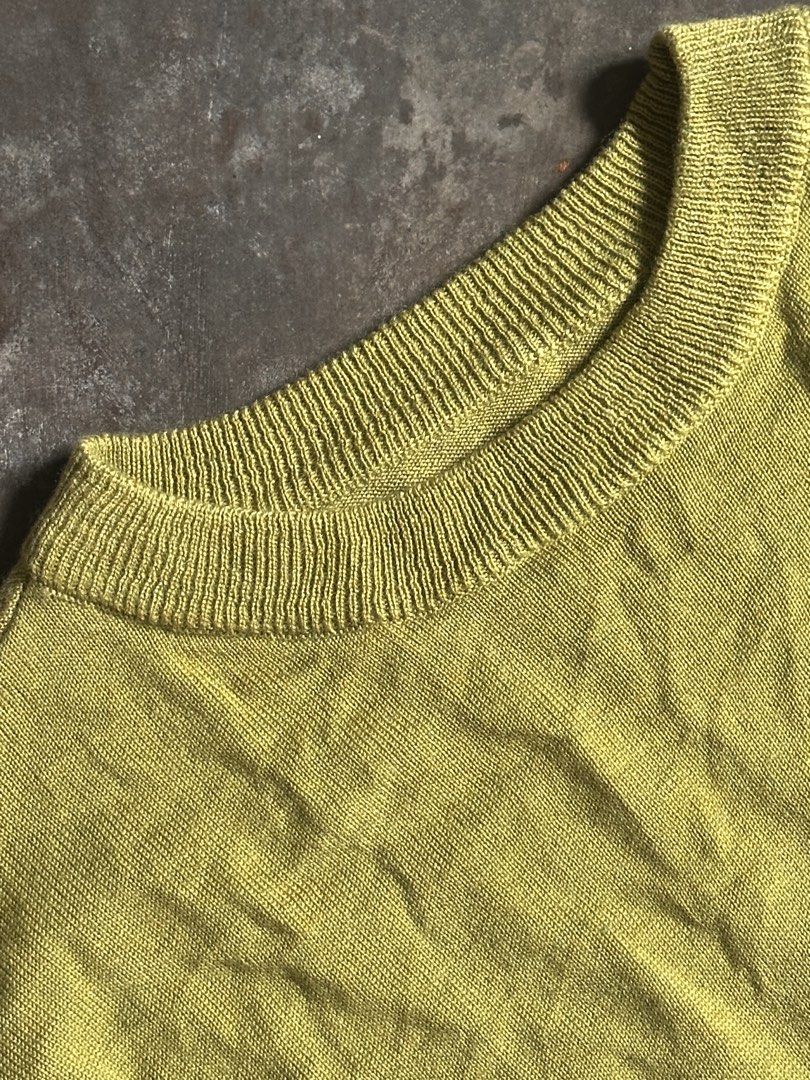 Yellow Crew Neck Long Sleeve Sweater (Category: Longsleeves) located in Laoag. Submitted by keenforest-6bd6 (Listing ID 1459532887, Image 3). Description: - Lightweight yellow sweater - Classic crew neck with ribbed details - Relaxed fit with long sleeves - Slightly textured fabric for a unique look - Versatile for layering or standalone wear - Effortlessly pairs with jeans or skirts.