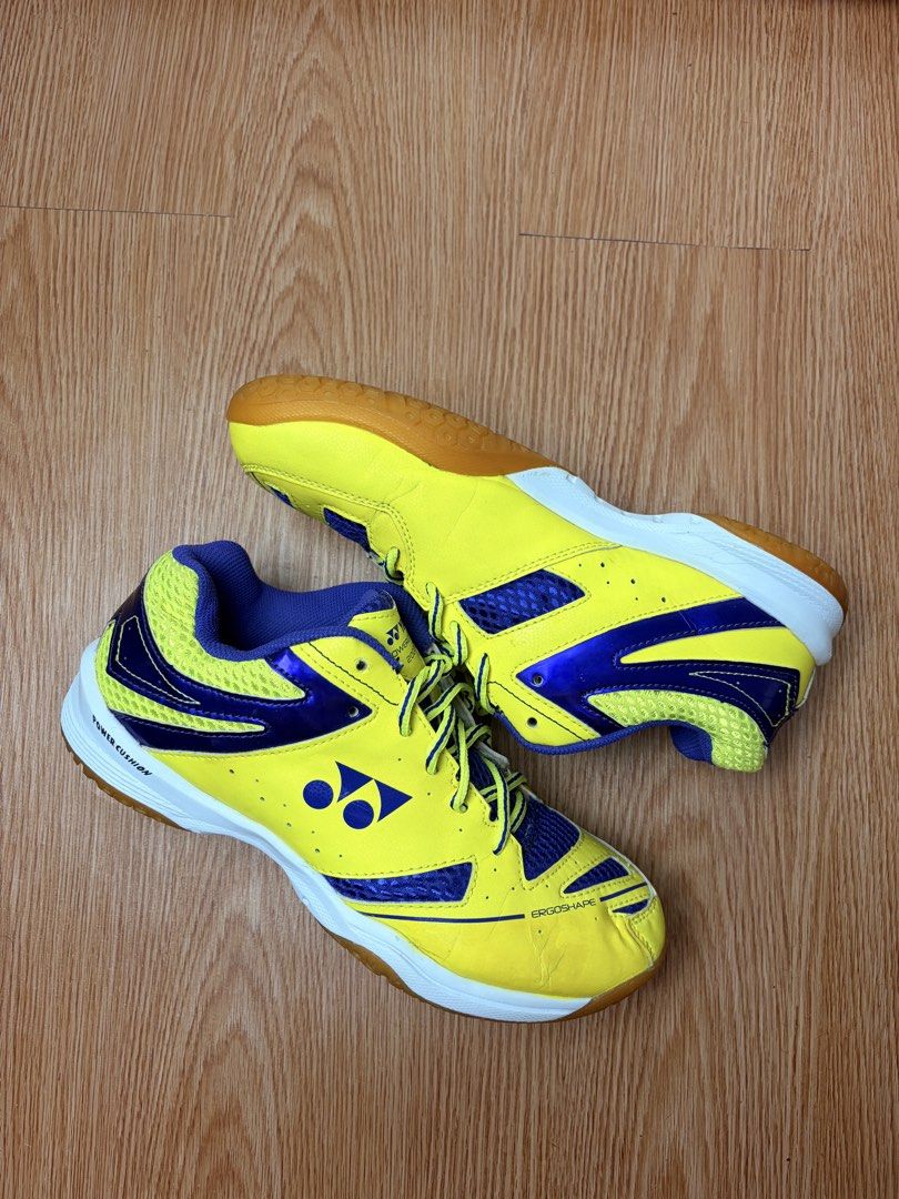 YONEX BADMINTON SHOES (Category: Casual Shoes) located in Quezon City. Submitted by plukreynei66769 (Listing ID 1459636944, Image 3). Description: Yonex power cushion 200CR Size: US 8 8.5/10 Condition For badminton & pickleball Pre- loved item. Please check all photos and details before purchasing. All sales are final..