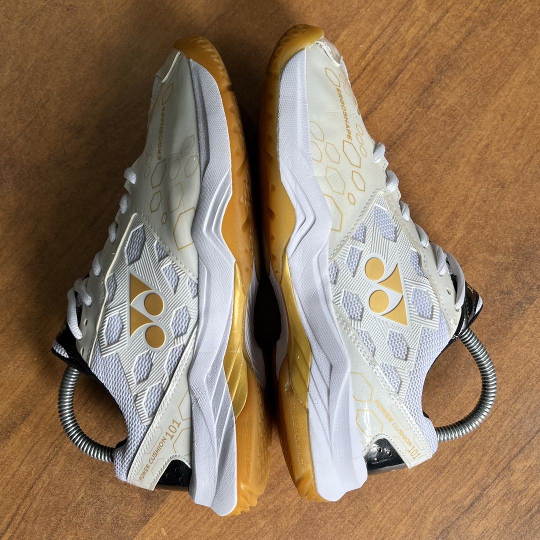 Yonex yellow white (Category: Sneakers) located in Polomolok. Submitted by thriftyl (Listing ID 1459552433, Image 2). Description: .