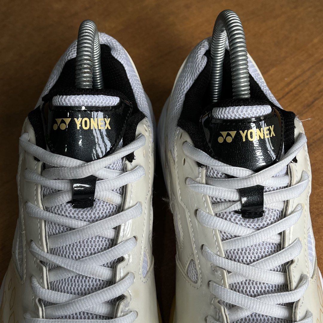Yonex yellow white (Category: Sneakers) located in Polomolok. Submitted by thriftyl (Listing ID 1459552433, Image 3). Description: .