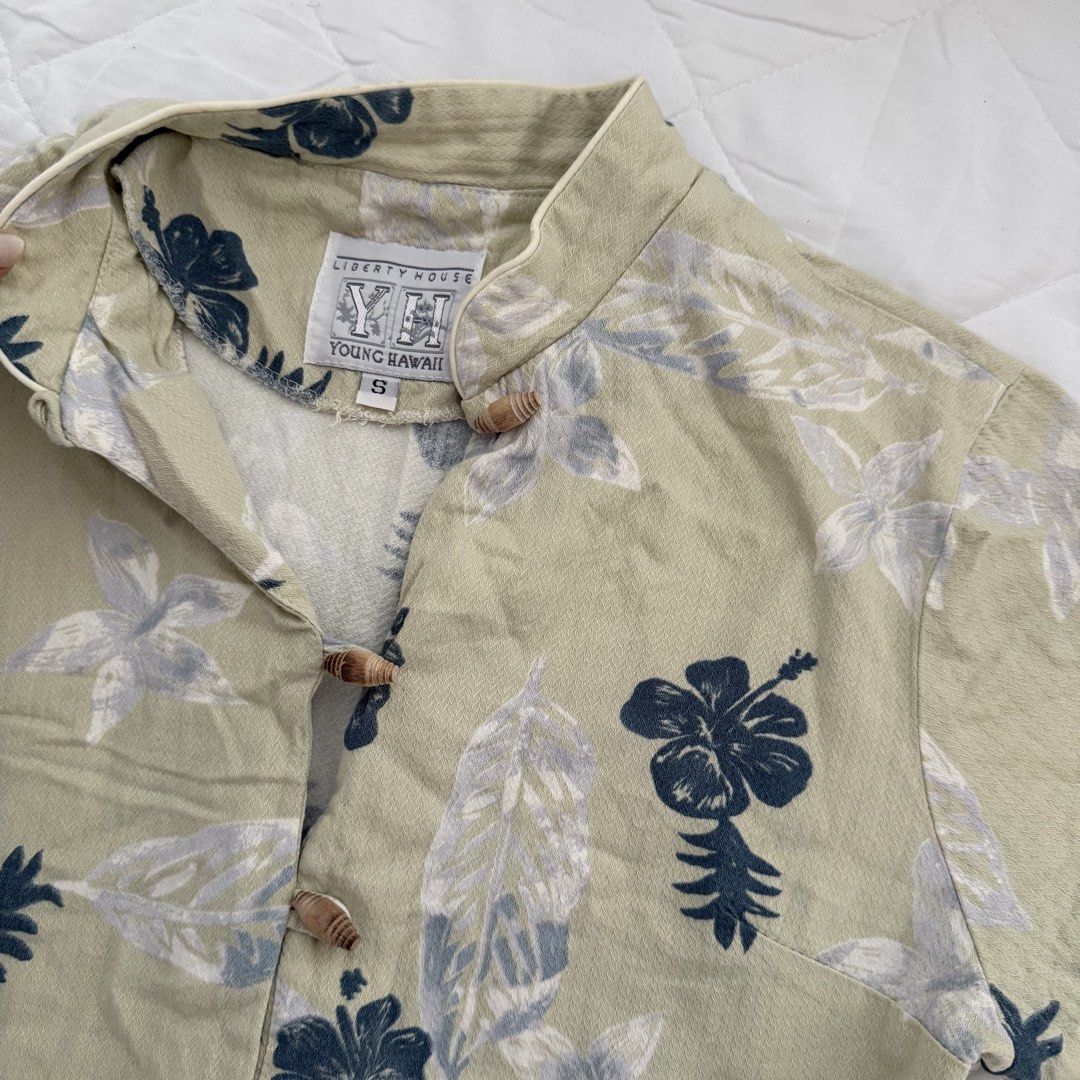 Young Hawaii Pacsun Top (Category: Shirts) located in Davao. Submitted by aug_amari (Listing ID 1459491832, Image 2). Description: size xs/e helping tags: brandy melville, pacsun didnt use pa.