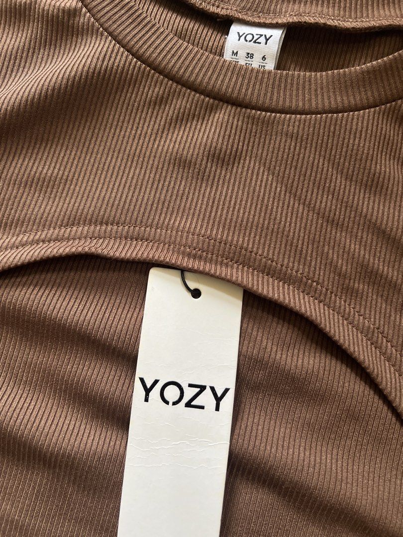 Yozy Crop Longsleeve (Category: Longsleeves) located in Butuan. Submitted by gabrielsalazar (Listing ID 1459618512, Image 2). Description: Size: Medium on tag Condition: 10/10 Color rate: 10/10 .