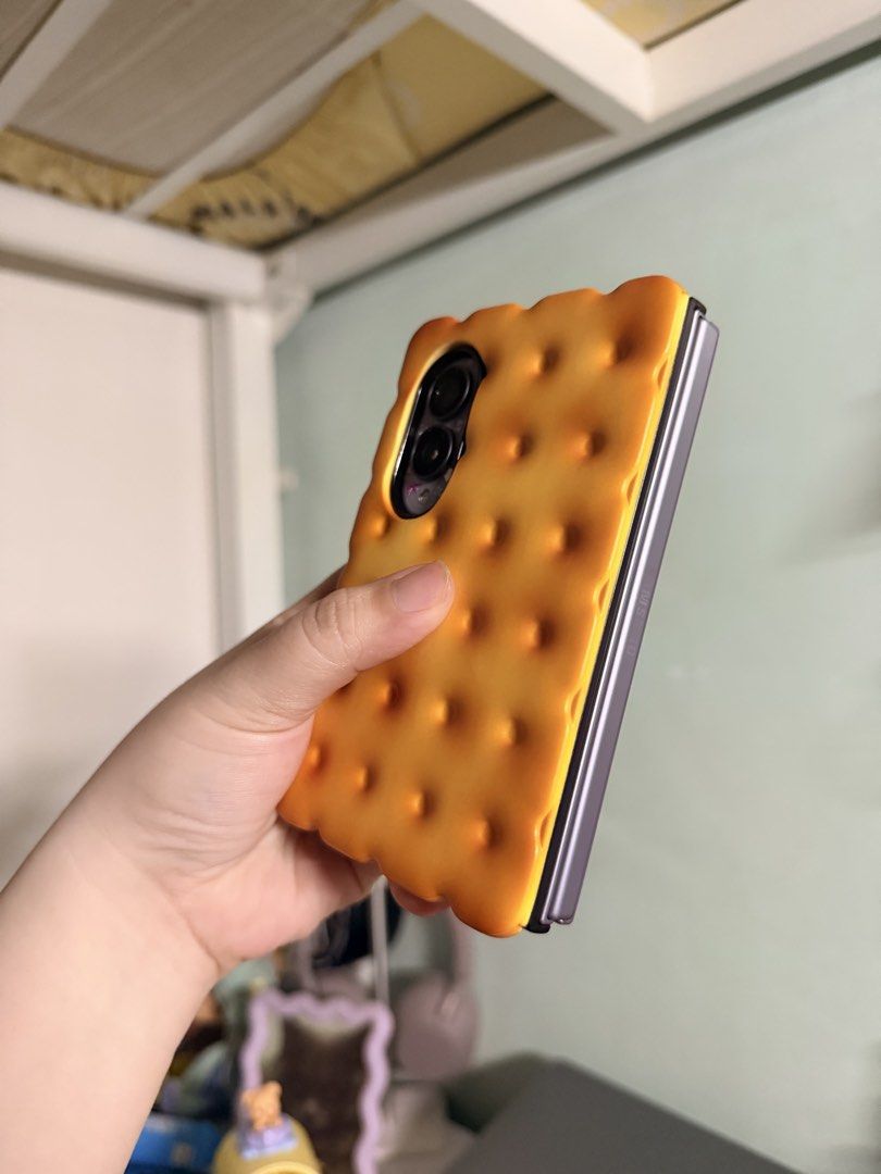 [Z Fold 8] Cute generic biscuit phone case (Category: Cases & Sleeves) located in Valenzuela. Submitted by heybuythiss (Listing ID 1459655977, Image 2). Description: Cute case No brand Has front border case, no hinge cover 📍 Valenzuela.