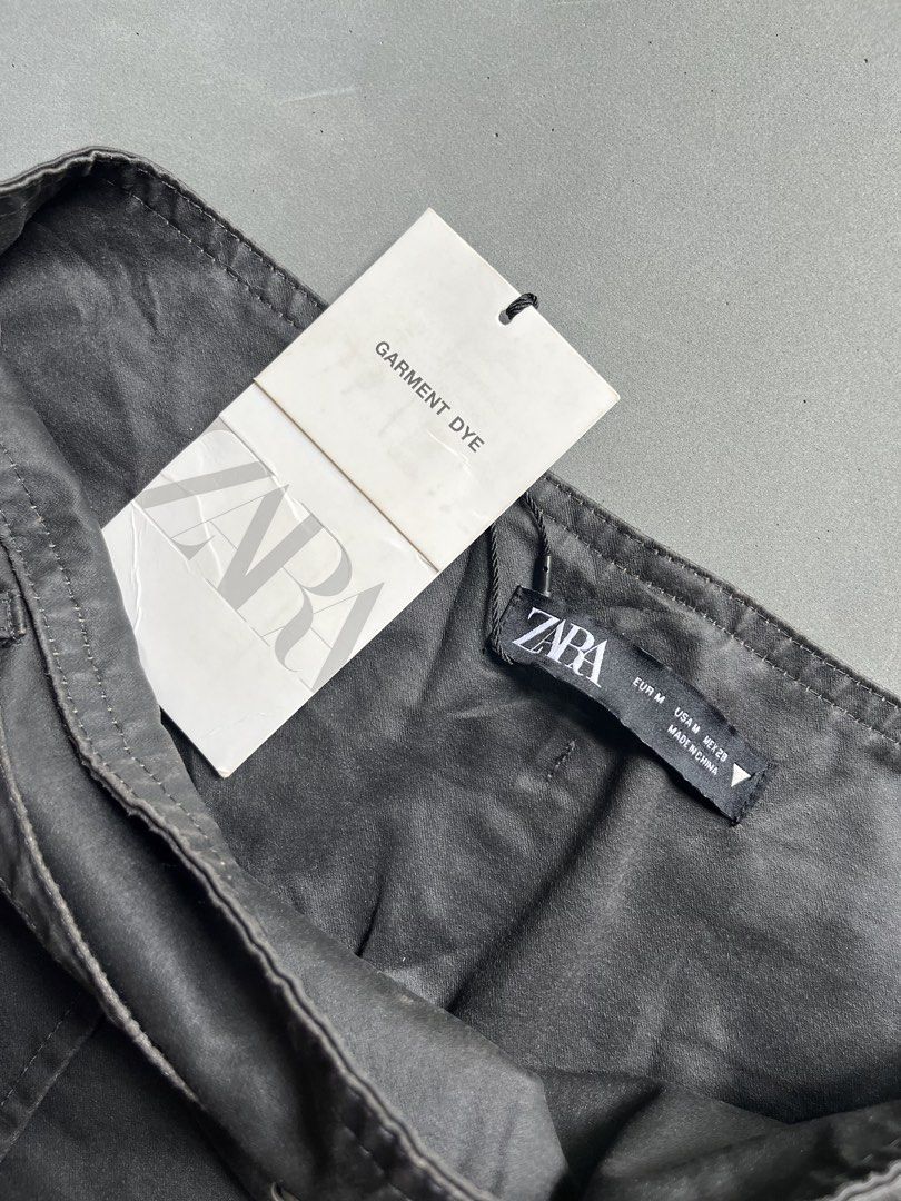 ZARA MINI PLEATED SKIRT (Category: Skirts) located in Quezon City. Submitted by kentstuff (Listing ID 1459634982, Image 3). Description: ZARA MINI PLEATED SKIRT Size M On Tag Waist: 32 Length: 14.5 Condition: Excellent CR: 9.8/10 Issue: ❌.