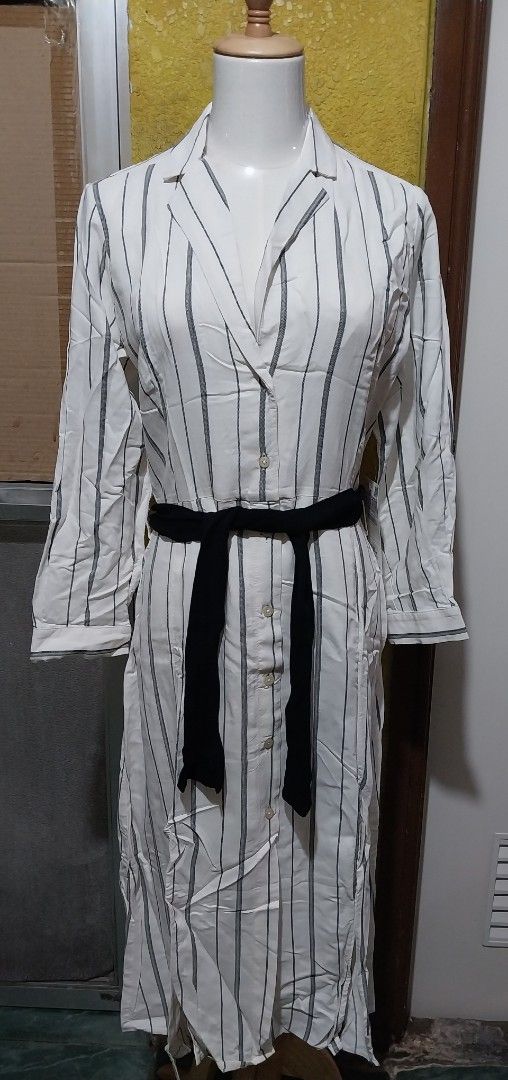 Zara white stripes dress (Category: Dresses) located in Manila. Submitted by PrinceDani.Clothing (Listing ID 1459598831, Image 3). Description: zara white stripes dress small 20in width 44in length New with tag .