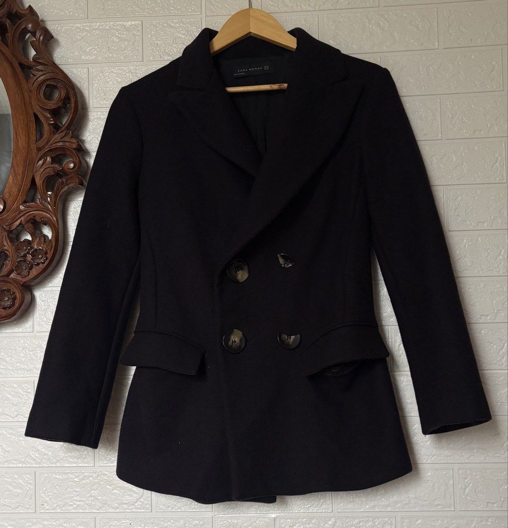 Zara Woman Black Blazer (Category: Coats, Jackets and Outerwear) located in Batangas. Submitted by purple_and_orange (Listing ID 1459534903, Image 2). Description: With flaw- chipped buttons see last pic.