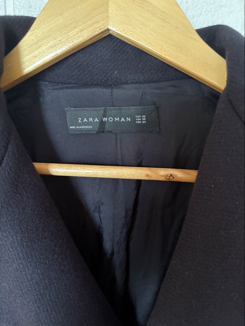 Zara Woman Black Blazer (Category: Coats, Jackets and Outerwear) located in Batangas. Submitted by purple_and_orange (Listing ID 1459534903, Image 3). Description: With flaw- chipped buttons see last pic.