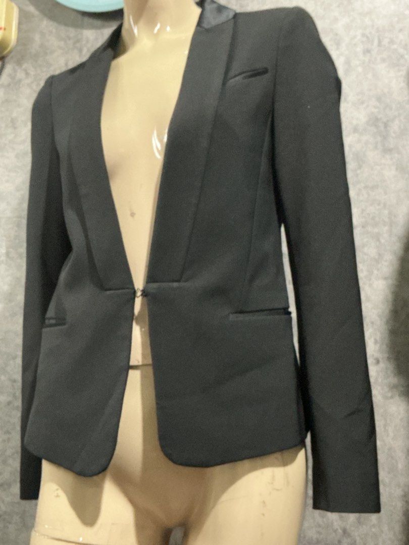 Zara womens blazer xsmall (Category: Coats, Jackets and Outerwear) located in Angeles City. Submitted by goodbuysathome (Listing ID 1459553815, Image 2). Description: New pa d man ngamit xsmall size womens Add sf 74 Gcash payment .