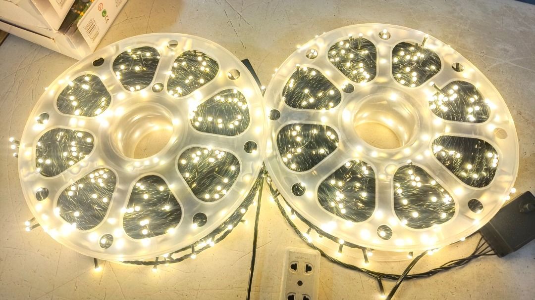 1000LED Green Wire String Lights (Category: Lighting) located in Manila. Submitted by glenndy_07 (Listing ID 1459757271, Image 3). Description: 1000 LED Green Wire String Lights Price: P1950.00 Key Features: LED Count: 1000 LEDs Length: 95 meters Voltage: 220V Wire Colour: Green Lighting Modes: 8-function controller for various lighting effects Available Colors: White, Warm White, Green, Blue, Multi-Color Use: Ideal for Christmas, parties, garden