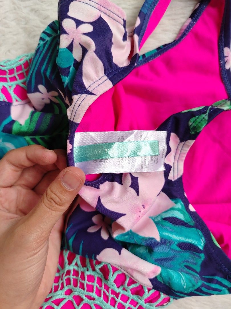 (10-12) Breaking Waves Kids Swimsuit (Category: Babies & Kids Fashion) located in Paranaque City. Submitted by closetbykimkirsten (Listing ID 1459812944, Image 3). Description: 🎀Like New🎀 ✨Brand: Breaking Waves (ISSUE: super minimal fine lint) 🪷Size: 10-12yrs old 💸Price: P150 (Non Negotiable) ♦️All Items are PRELOVED in good condition. ♦️Please do manage your expectations. ♦️WASH before USE ♦️BUY at your own RISK 🔥NO RETURN NO EXCHANGE POLIC