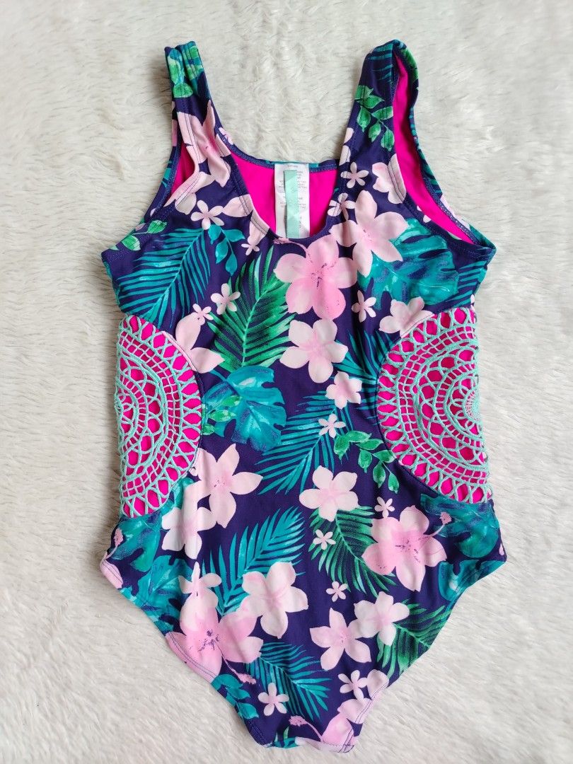 (10-12) Breaking Waves Kids Swimsuit (Category: Babies & Kids Fashion) located in Paranaque City. Submitted by closetbykimkirsten (Listing ID 1459812944, Image 2). Description: 🎀Like New🎀 ✨Brand: Breaking Waves (ISSUE: super minimal fine lint) 🪷Size: 10-12yrs old 💸Price: P150 (Non Negotiable) ♦️All Items are PRELOVED in good condition. ♦️Please do manage your expectations. ♦️WASH before USE ♦️BUY at your own RISK 🔥NO RETURN NO EXCHANGE POLIC
