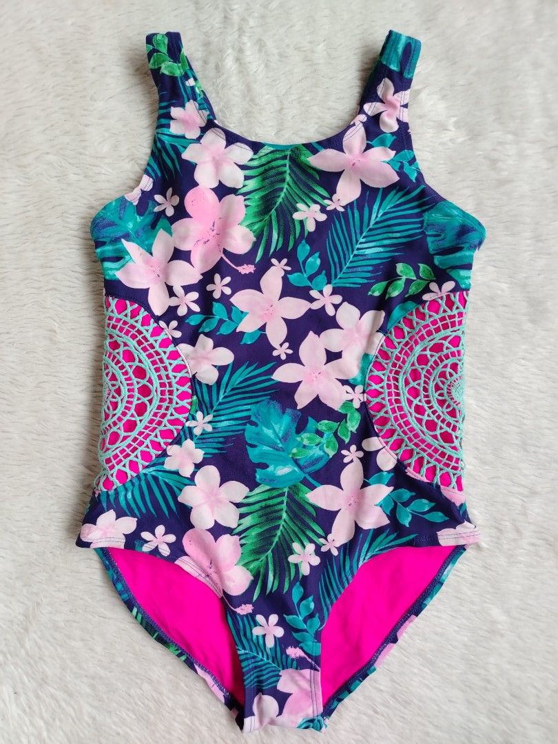 (10-12) Breaking Waves Kids Swimsuit (Category: Babies & Kids Fashion) located in Paranaque City. Submitted by closetbykimkirsten (Listing ID 1459812944, Image 1). Description: 🎀Like New🎀 ✨Brand: Breaking Waves (ISSUE: super minimal fine lint) 🪷Size: 10-12yrs old 💸Price: P150 (Non Negotiable) ♦️All Items are PRELOVED in good condition. ♦️Please do manage your expectations. ♦️WASH before USE ♦️BUY at your own RISK 🔥NO RETURN NO EXCHANGE POLIC