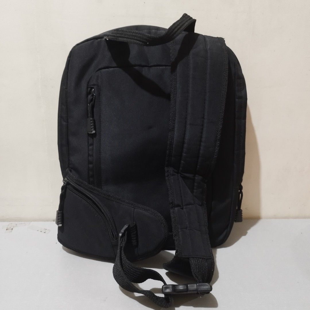 13-14" Black Laptop Bodybag (Category: Laptop Bags & Sleeves) located in Caloocan City. Submitted by love.aiden (Listing ID 1459866542, Image 3). Description: Classic black backpack. Features a main compartment, front zip pocket, and padded interior for a laptop. Adjustable straps. Perfect for daily use or travel..