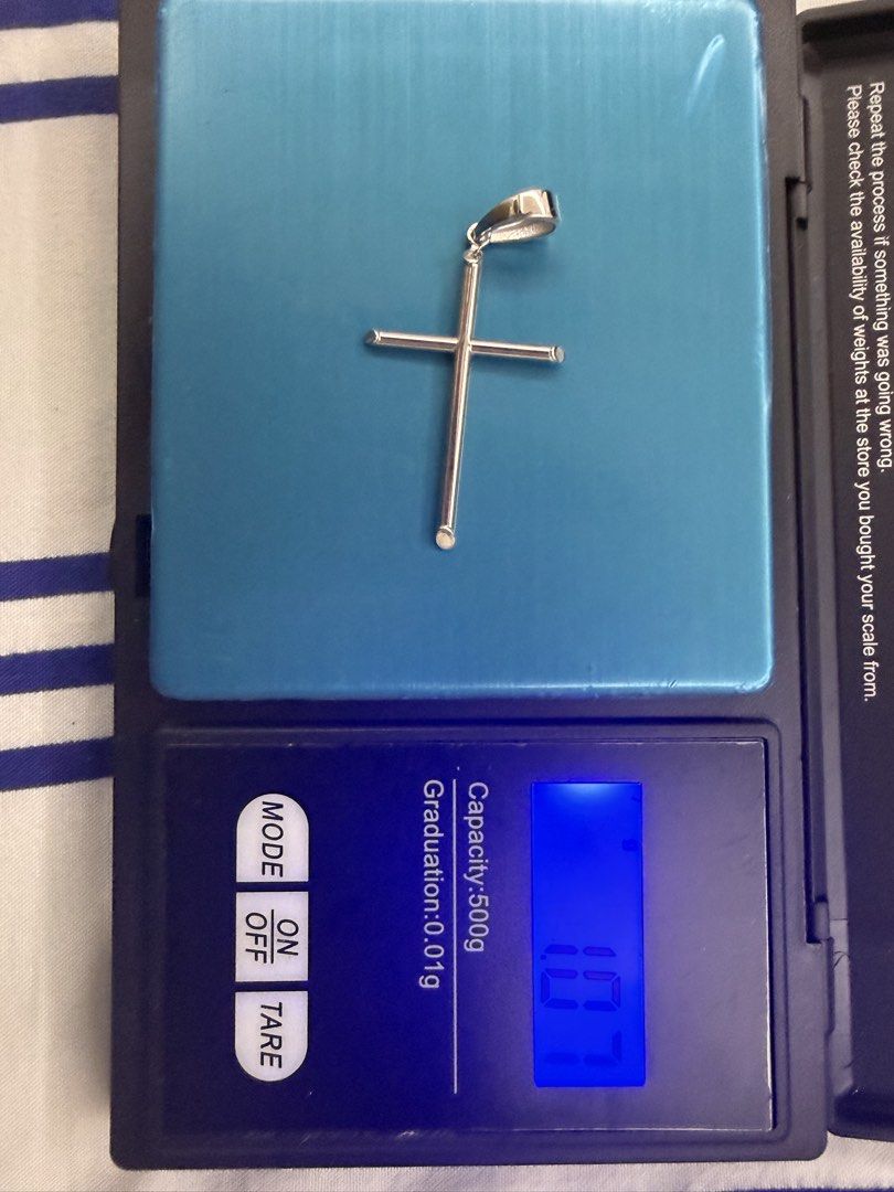 18k White gold cross pendant (Category: Necklaces) located in Tanza. Submitted by awesomeshopper (Listing ID 1459801697, Image 3). Description: - white gold cross pendant - Measures approximately 3 cm in length 18k pawnable -1.07 gms.