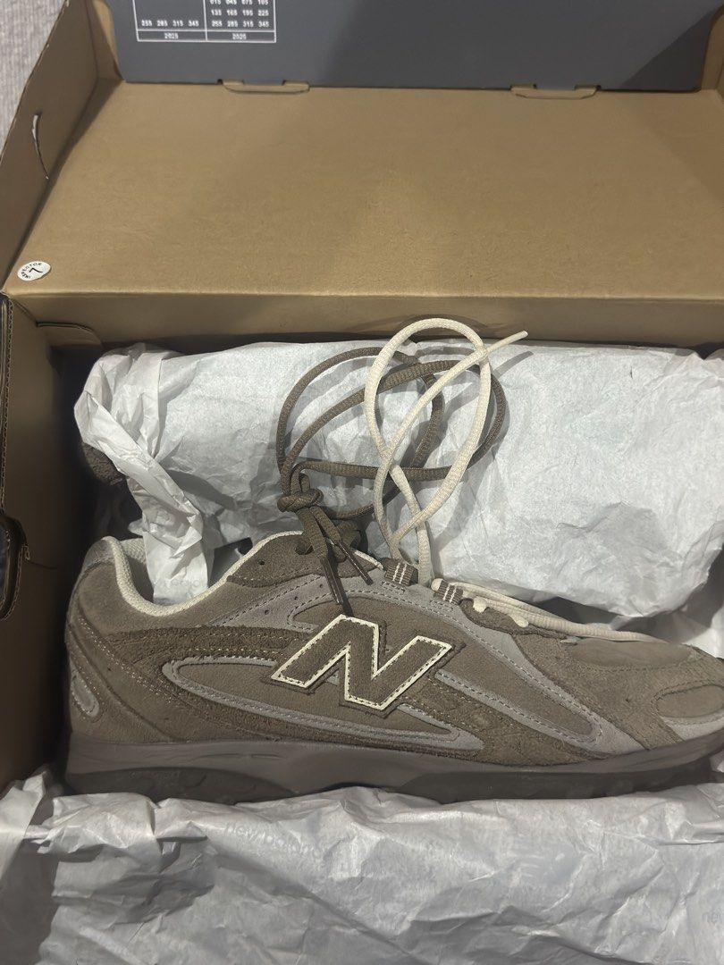 204L new balance (Category: Casual Shoes) located in Cavite. Submitted by grand_ralph (Listing ID 1459858534, Image 2). Description: Good condition 9/10 ₱4800 nego silang cavite loc lalamove/ j&t.