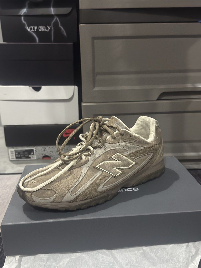 204L new balance (Category: Casual Shoes) located in Cavite. Submitted by grand_ralph (Listing ID 1459858534, Image 1). Description: Good condition 9/10 ₱4800 nego silang cavite loc lalamove/ j&t.