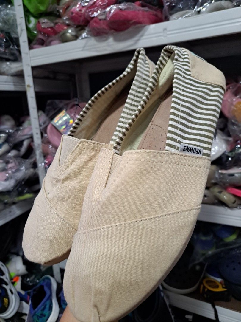 26cm, ORIGINAL BROWNSTONE (Category: Flats & Sandals) located in Quezon City. Submitted by kimlynandaya (Listing ID 1459739382, Image 3). Description: - Brand: Brownstone.