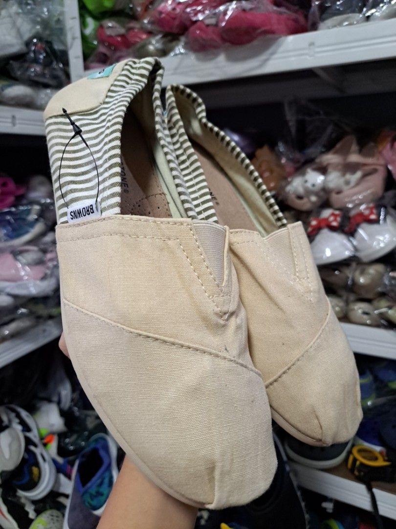 26cm, ORIGINAL BROWNSTONE (Category: Flats & Sandals) located in Quezon City. Submitted by kimlynandaya (Listing ID 1459739382, Image 2). Description: - Brand: Brownstone.