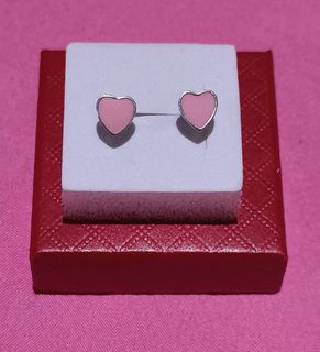 (Category: ) located in . Submitted by kr_bowtique (Listing ID 1459787156, Image 1). Description: .