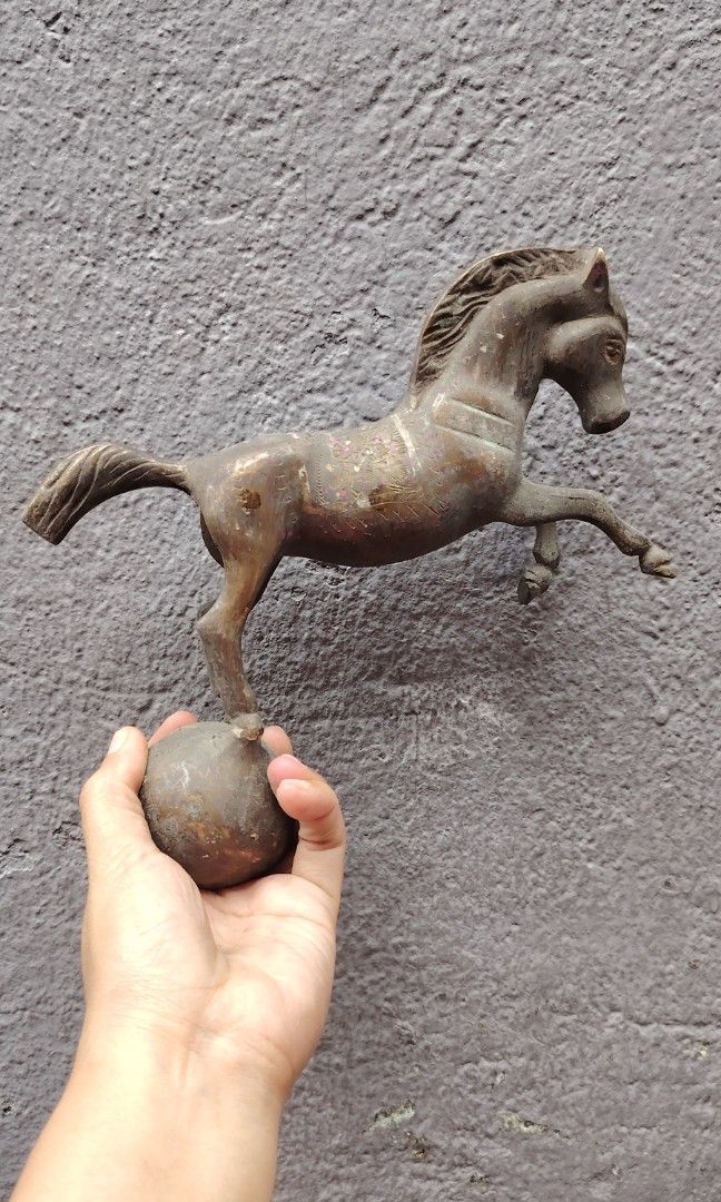 3pcs vintage flying horse (Category: Vintage Collectibles) located in Caloocan City. Submitted by zenmountain-d8b1c0 (Listing ID 1459806639, Image 3). Description: Cod.
