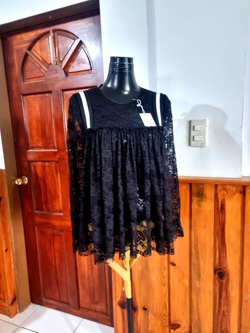 £500.msgm ladies bnew Lace top size M (Category: Blouses) located in La Trinidad. Submitted by designeritems2000 (Listing ID 1459697939, Image 2). Description: .