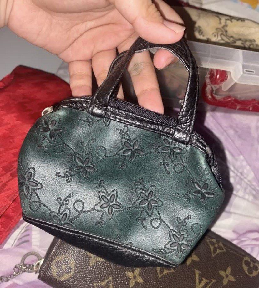 5 PCS Wallet/Coin Purse (Category: Wallets & Card holders) located in Taguig. Submitted by chlia22 (Listing ID 1459759492, Image 3). Description: - Some are used once and some are still unused - DM for more details about the product .
