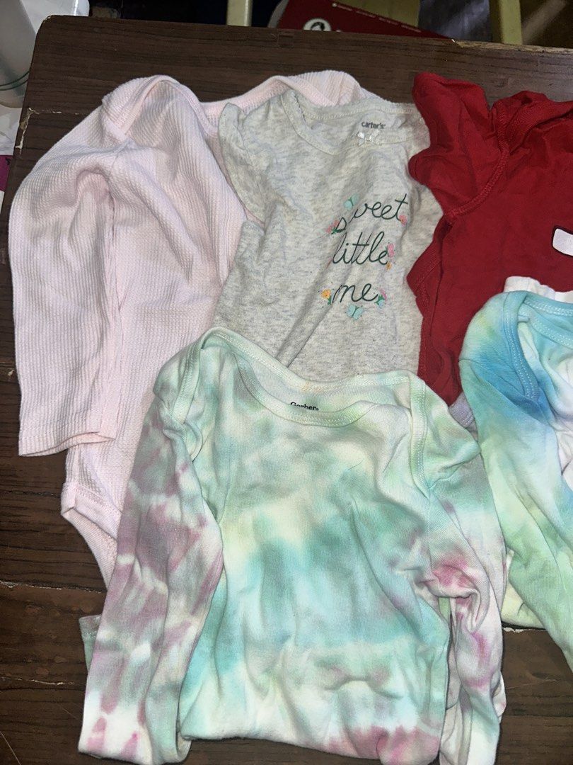 5 pieces Baby Onesies Bundle (Category: Babies & Kids Fashion) located in Manila. Submitted by edgiedge (Listing ID 1459858240, Image 3). Description: Bundle of 5 rompers 6-12 months ₱100.