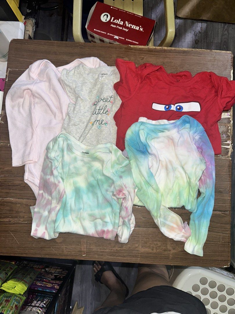 5 pieces Baby Onesies Bundle (Category: Babies & Kids Fashion) located in Manila. Submitted by edgiedge (Listing ID 1459858240, Image 1). Description: Bundle of 5 rompers 6-12 months ₱100.